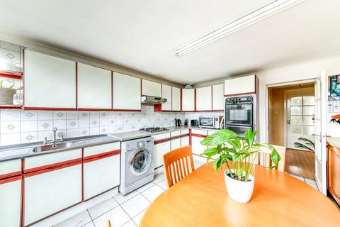 36 Caernarvon Close, Mitcham, CR4 1XD