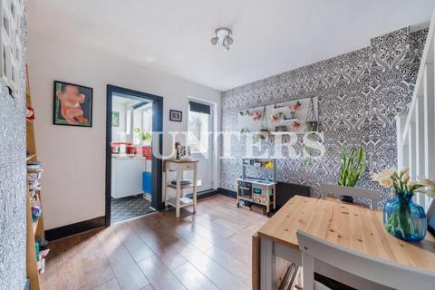2 bedroom house for sale, Richmond Road, Romford