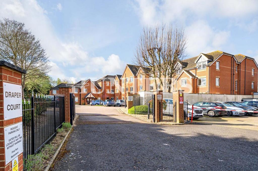 Mavis Grove, Hornchurch 1 bed flat for sale £268,000