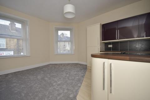 3 bedroom flat to rent, South Road, Walkley, Sheffield
