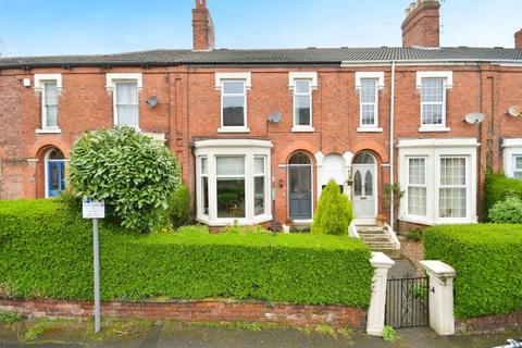4 bedroom terraced house for sale, Gladstone Road, Saltergate, Chesterfield, S40 4TE