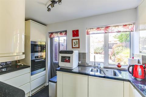22 Squerryes Mede, Westerham, TN16 1SW