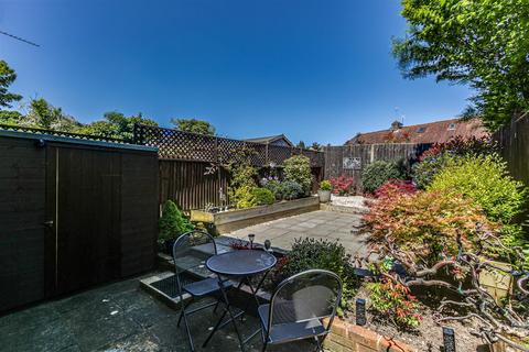 22 Squerryes Mede, Westerham, TN16 1SW