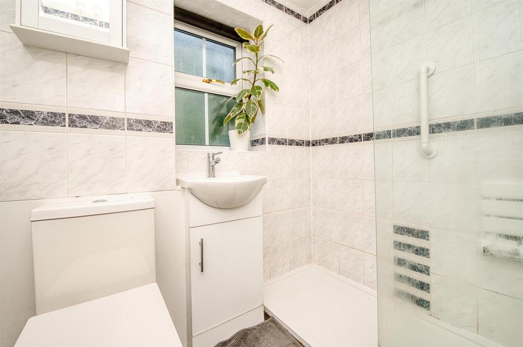 Shower Room.jpg