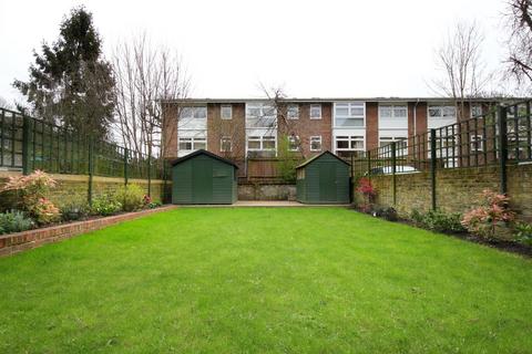 2 bedroom flat for sale, Windsor Road, London