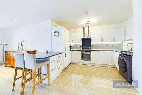 3 bedroom flat to rent, Sapphire Court, Ocean Way, Ocean Village, Southampton