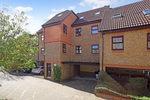 2 bedroom flat for sale, Pursewardens Close, Ealing, W13