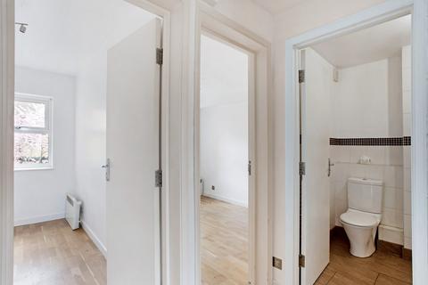 32 Pursewardens Close, London, W13 9PN