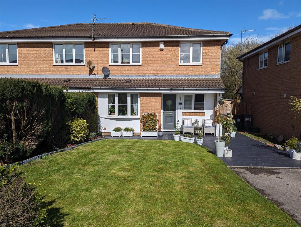 Redmire Close, Darlington 2 bed semidetached house for sale £105,000