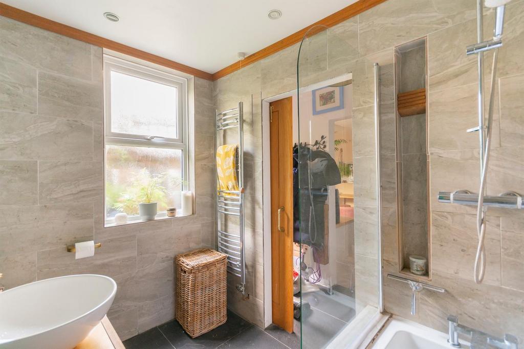 DAORNODNERB74 - Bathroom A.jpg