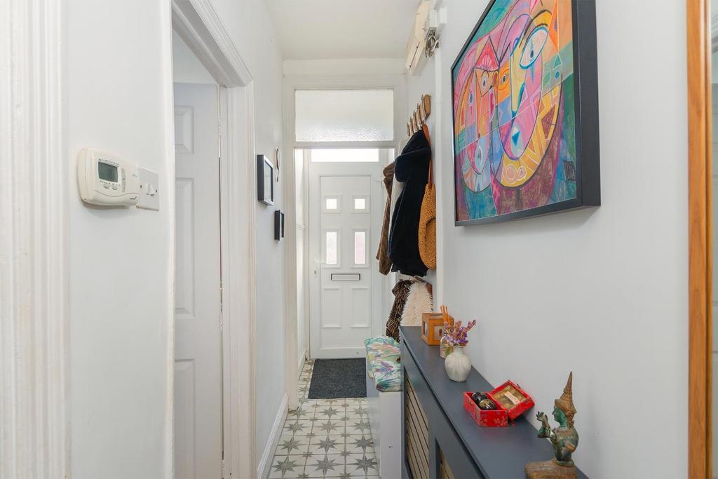 DAORNODNERB74 - Hallway B.jpg