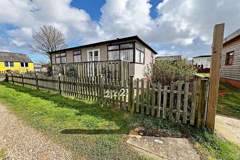 3 bedroom chalet for sale, Humberston Fitties, Humberston, Grimsby, N.E. Lincs, DN36 4HE