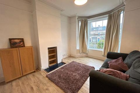 3 bedroom terraced house to rent, Falsgrave Road, Scarborough