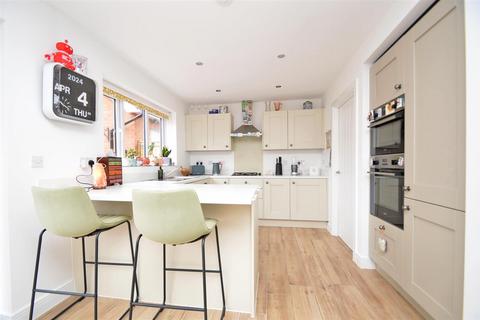 4 bedroom detached house for sale, Stokes Close, Shrewsbury
