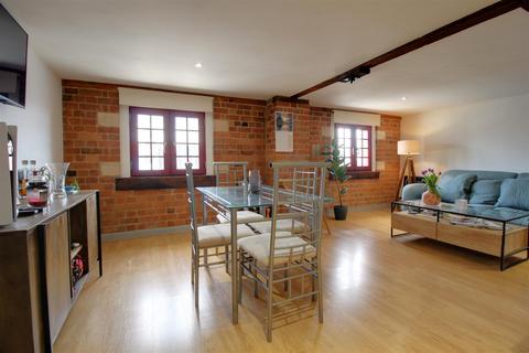 1 bedroom apartment for sale, Biddle & Shipton, Gloucester Docks