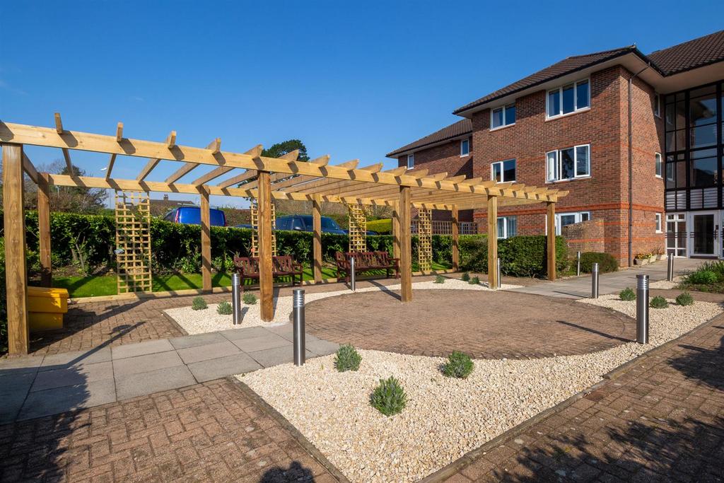 40 Clover Court - Front-2.jpg