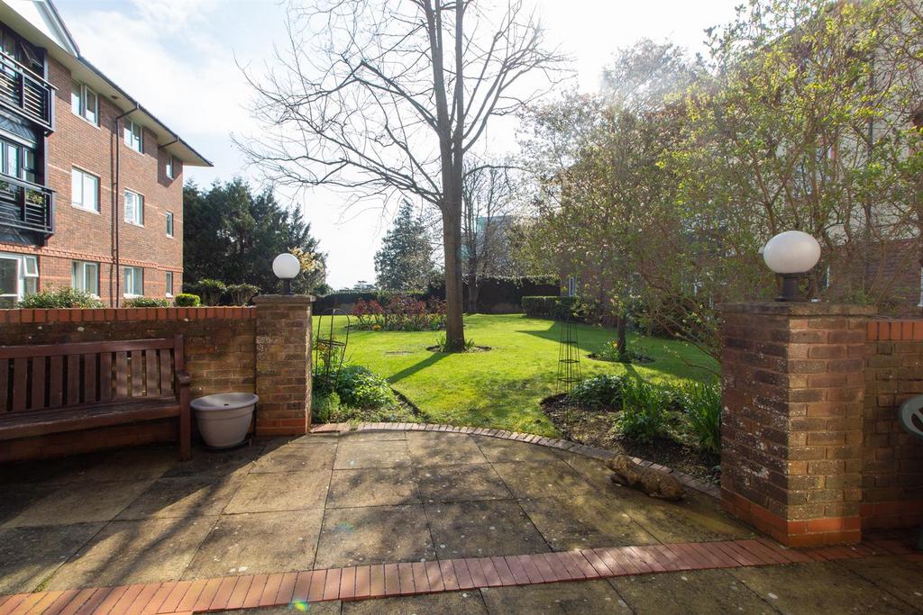40 Clover Court - garden.jpg