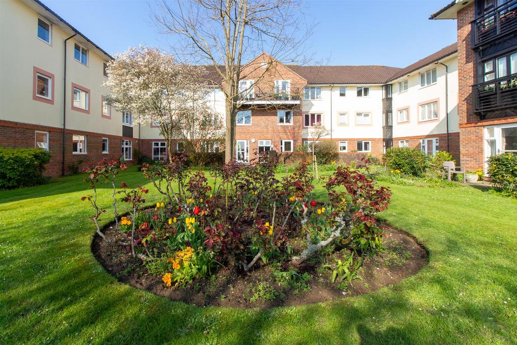 40 Clover Court - garden-3.jpg