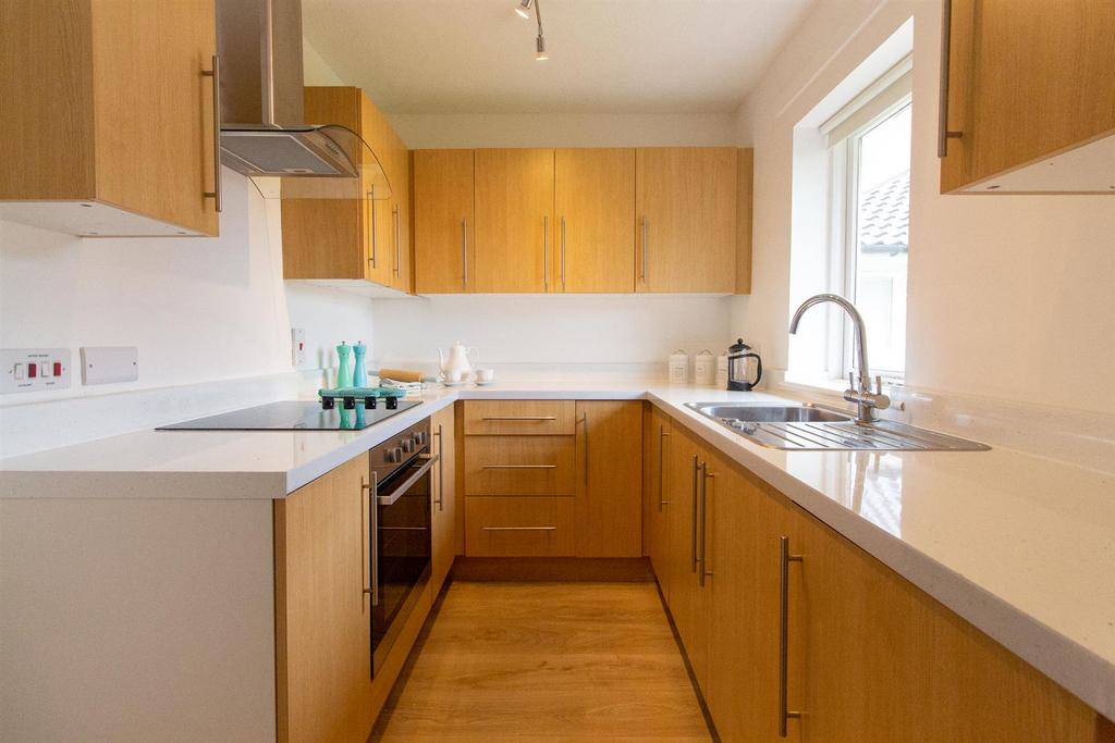 40 Clover Court - Kitchen.jpg