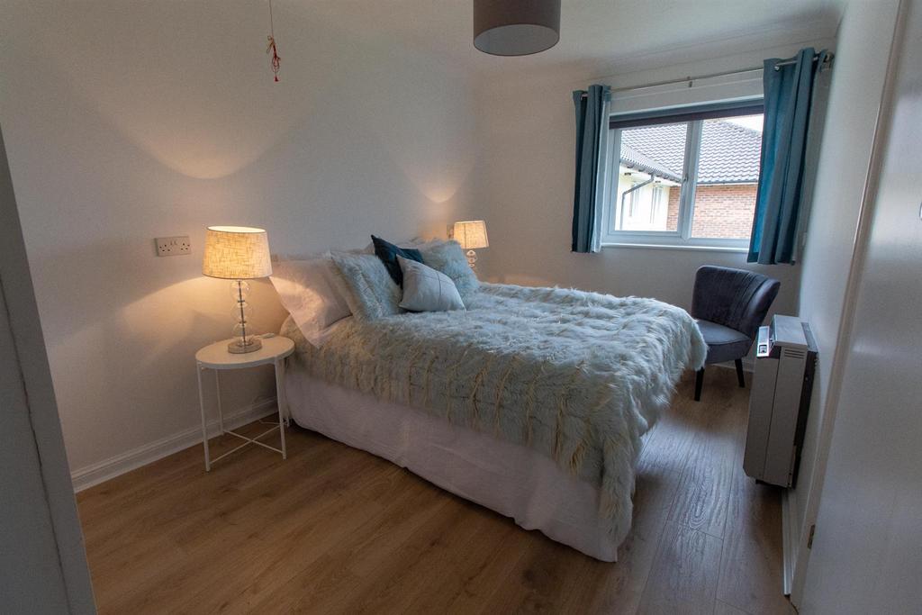 40 Clover Court - Bedroom.jpg