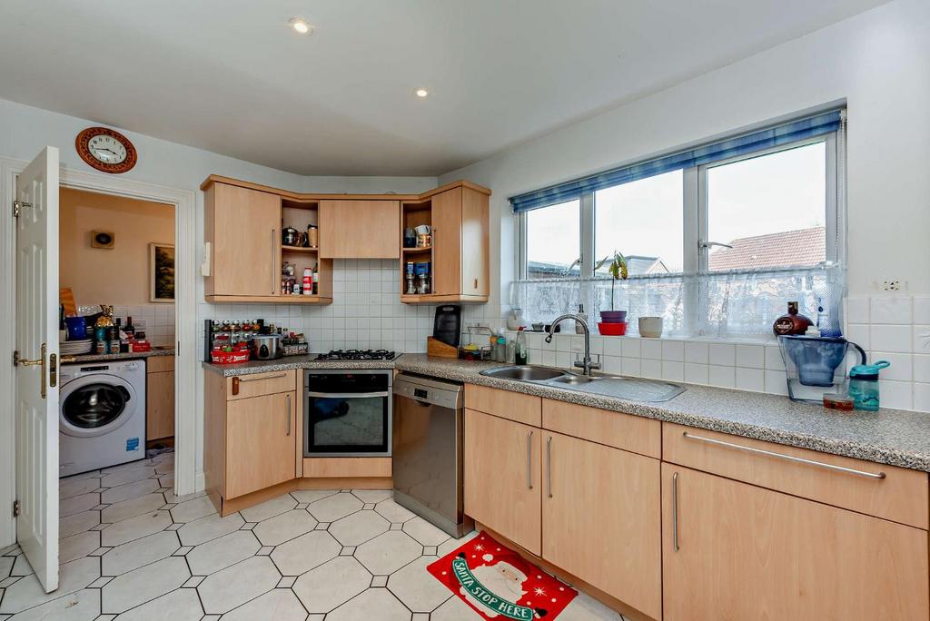 8590317-interior08-800.jpg