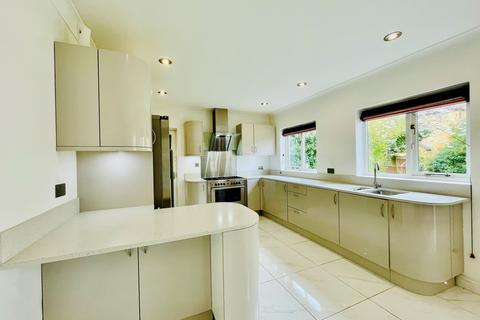 5 bedroom detached house for sale, Lynmouth Crescent, Furzton, Milton Keynes, MK4
