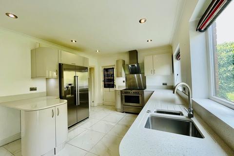 5 bedroom detached house for sale, Lynmouth Crescent, Furzton, Milton Keynes, MK4