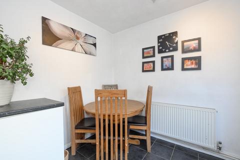 26 Beech Close, Hersham, Walton-on-thames, KT12 5RQ