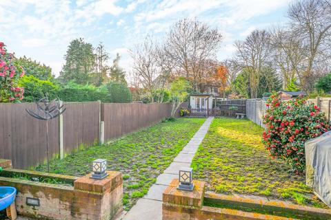26 Beech Close, Hersham, Walton-on-thames, KT12 5RQ