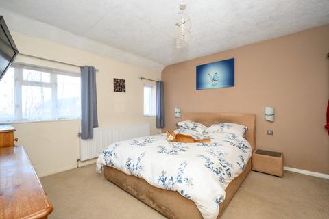 26 Beech Close, Hersham, Walton-on-thames, KT12 5RQ