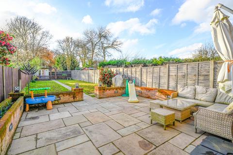 26 Beech Close, Hersham, Walton-on-thames, KT12 5RQ