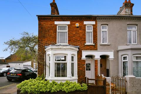 3 bedroom end of terrace house for sale, Sandhurst Road, Bedford, MK42