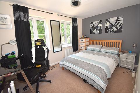 10 Curie Mews, Exeter, EX2 4TB