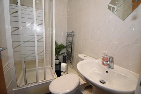 10 Curie Mews, Exeter, EX2 4TB