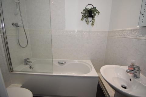 10 Curie Mews, Exeter, EX2 4TB