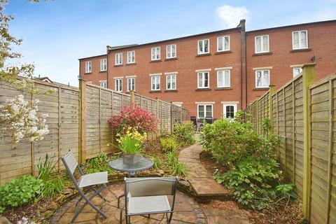10 Curie Mews, Exeter, EX2 4TB