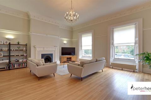 7 The Esplanade, Sunderland, SR2 7BQ