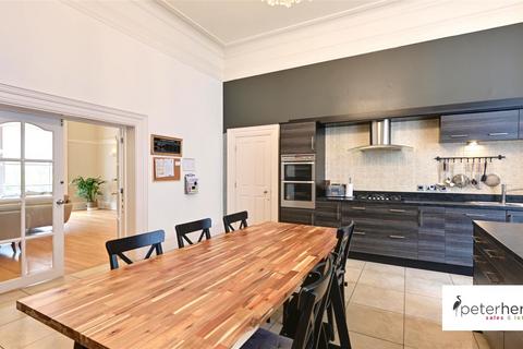 7 The Esplanade, Sunderland, SR2 7BQ