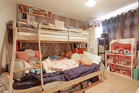 2 bedroom maisonette for sale, Holmbridge Gardens, Enfield, Greater London, EN3