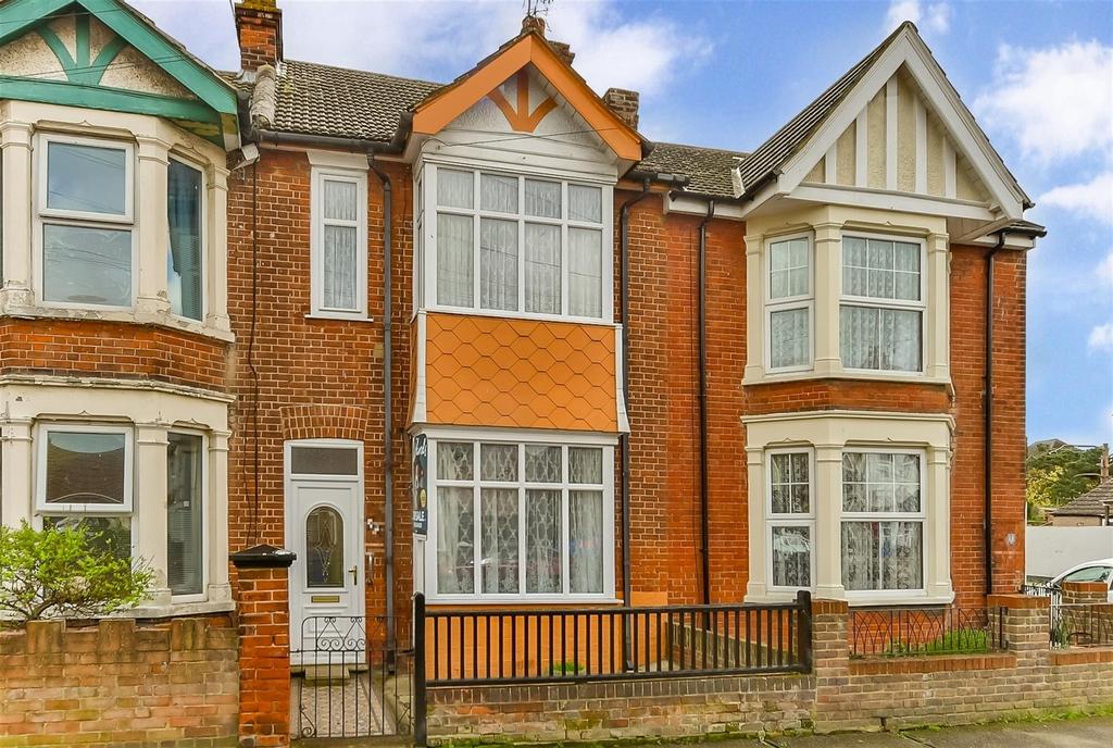 Coronation Road, Sheerness, Kent 2 bed terraced house for sale £160,000