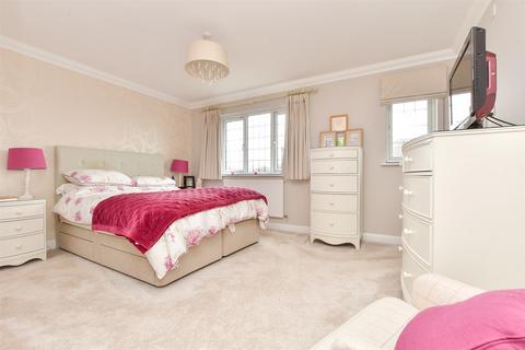 5 Greenwell Close, Godstone, RH9 8NU