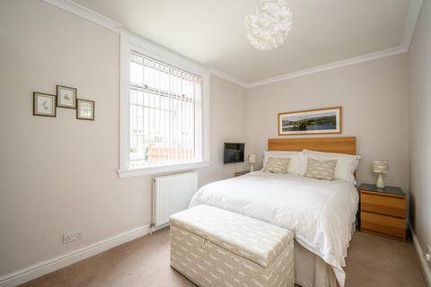 2 bedroom flat for sale, Clermiston Place, Edinburgh EH4