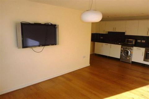 2 bedroom flat to rent, 2 bedroom 1st Floor Flat in Southend on Sea