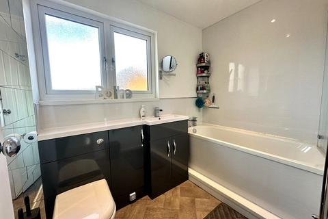 34 Emsworth Crescent, Wolverhampton, WV9 5NU