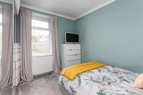 9/2 Restalrig Circus, Edinburgh, EH7 6HL
