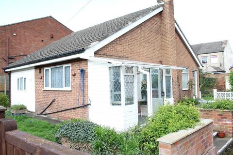2 bedroom detached bungalow for sale, King Street, Pinxton, Nottingham, Nottinghamshire. NG16 6NL