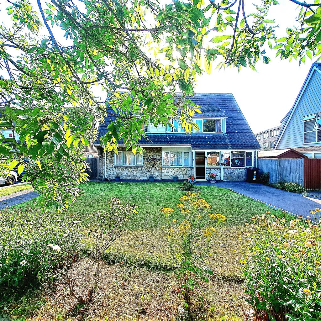 Gomer Lane, Gosport PO12 4 bed detached house for sale £475,000