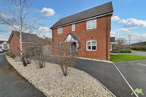 3 bedroom semi-detached house for sale, Lapwing Close, Preston