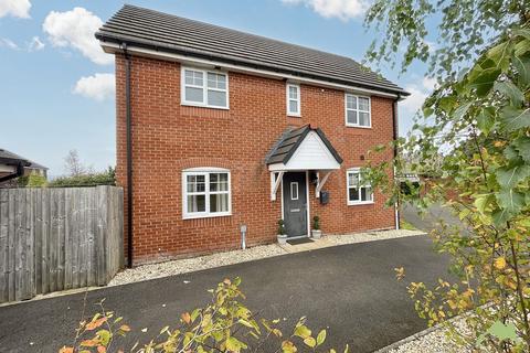 3 bedroom semi-detached house for sale, Lapwing Close, Preston