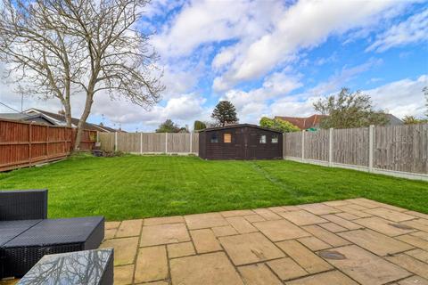 4 bedroom bungalow for sale, Great Clacton, Great Clacton CO15